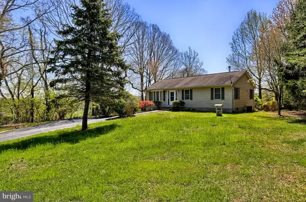 864 AUBEL RD, Delta, PA 17314