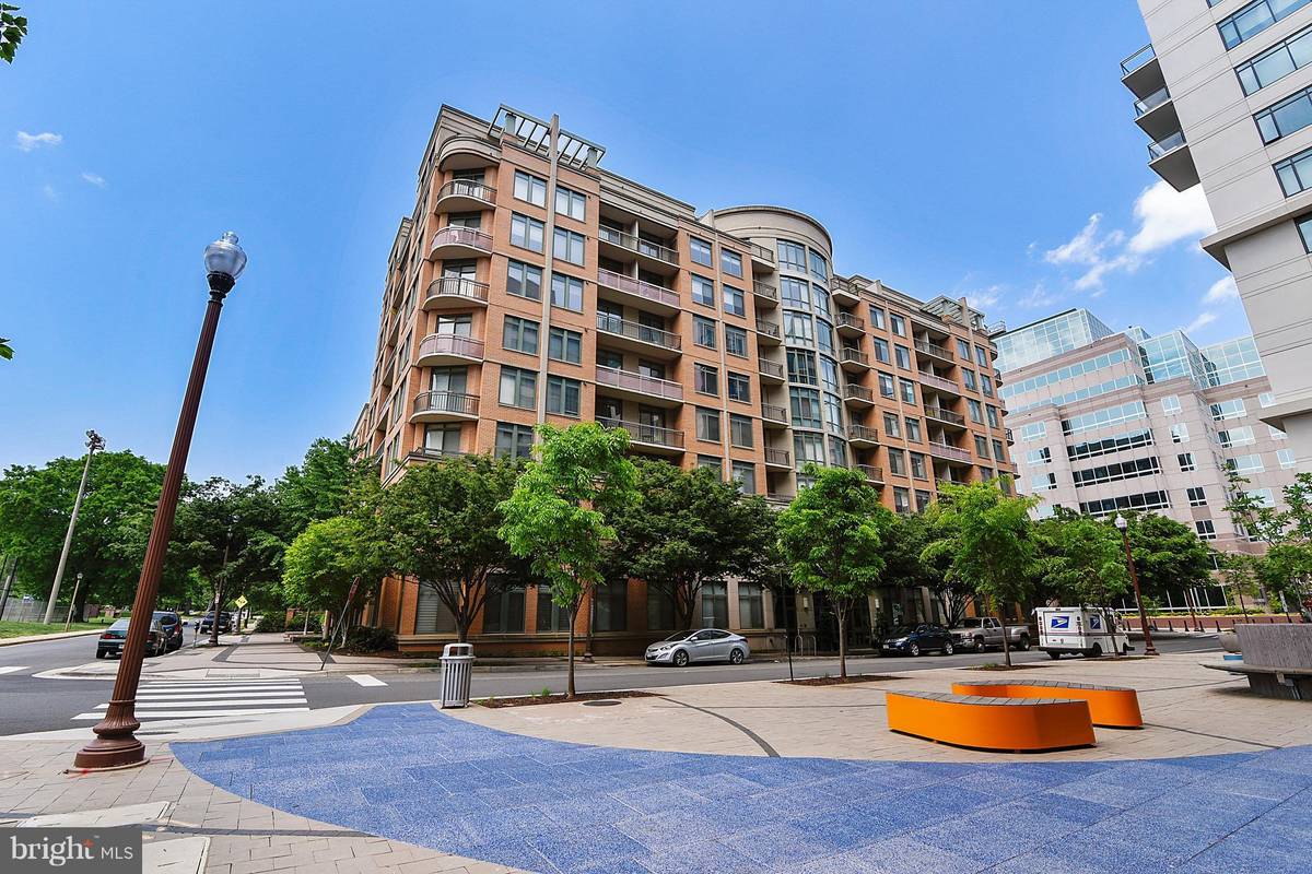 Arlington, VA 22201,3625 10TH ST N #805