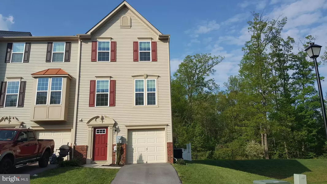 147 GAULEY RIVER PATH, Falling Waters, WV 25419