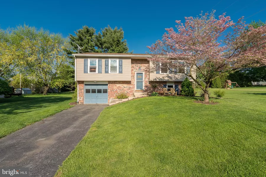 112 WINTER HILL RD, Lititz, PA 17543