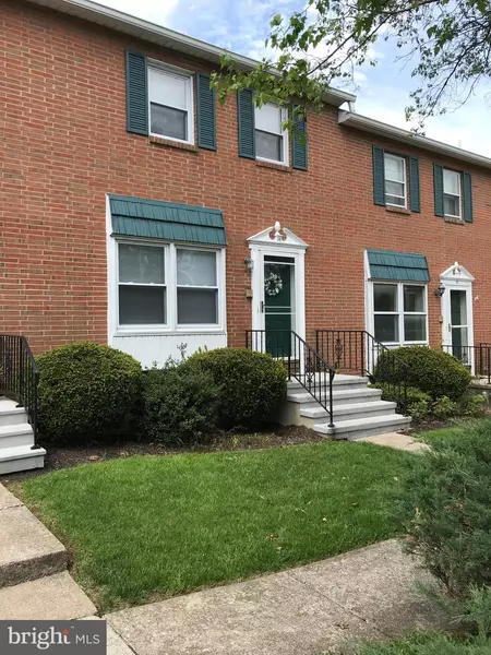 16 FAIRFAX VLG, Harrisburg, PA 17112