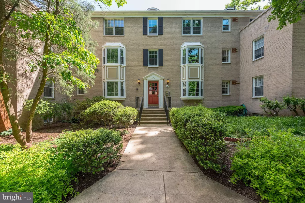 Arlington, VA 22204,708 ARLINGTON MILL DR S #14-304