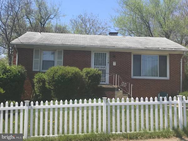 704 66TH AVE, Capitol Heights, MD 20743