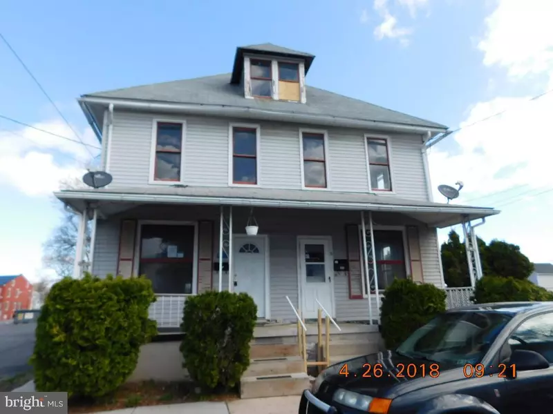 3-5 E CARPENTER AVE, Myerstown, PA 17067