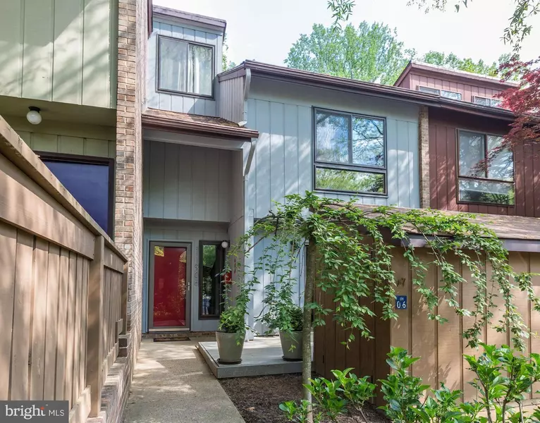 11906 ESCALANTE CT, Reston, VA 20191
