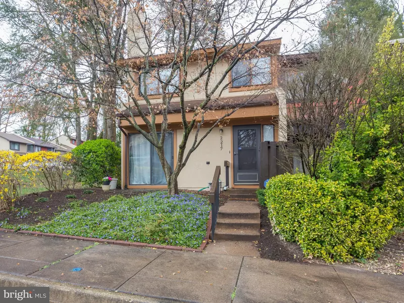 2217 COPPERSMITH SQ, Reston, VA 20191