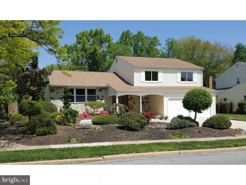 18 LAKEVIEW DR, Cherry Hill, NJ 08003