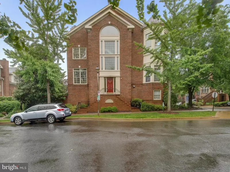 1535-N COLONIAL CT, Arlington, VA 22209