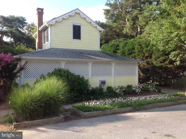 10 OAK AVE, Rehoboth Beach, DE 19971