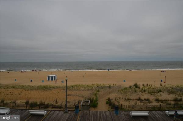 Rehoboth Beach, DE 19971,307 S BOARDWALK #207