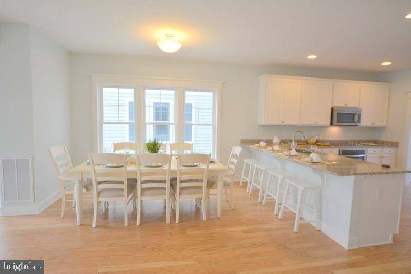 Dewey Beach, DE 19971,113 RODNEY AVE #1