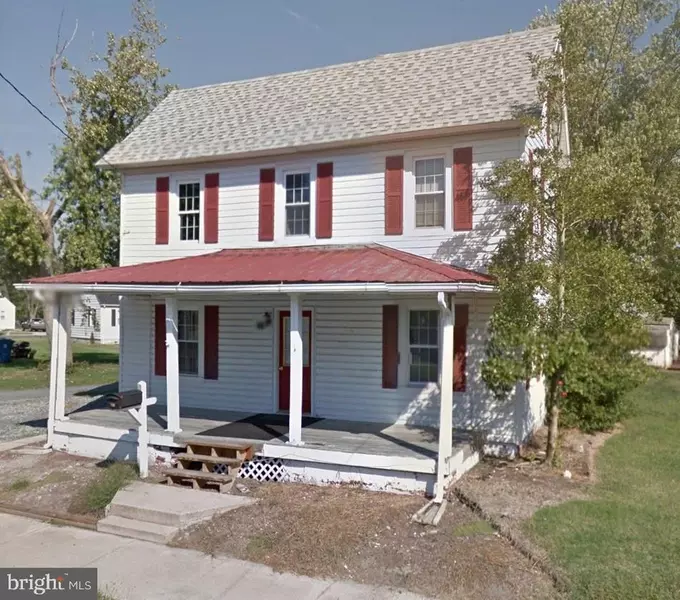 100 W LIBERTY ST, Harrington, DE 19952