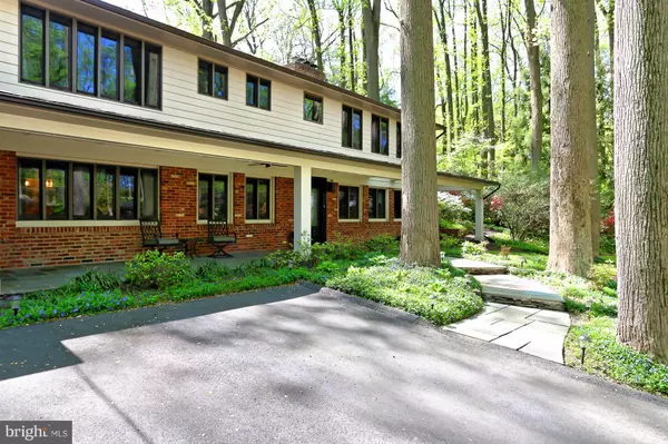 Falls Church, VA 22041,3723 WOODLAND CIR