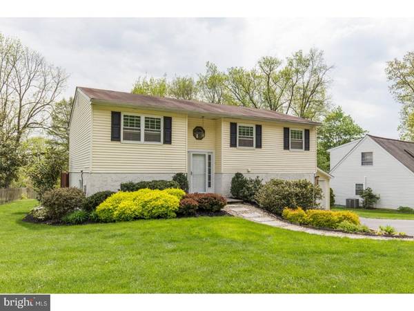 8 GLEN VIEW LN, Downingtown, PA 19335