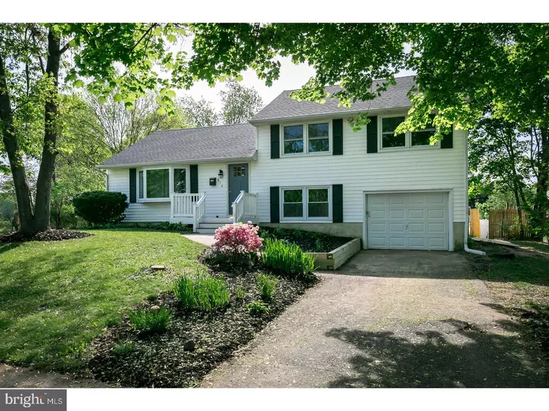 814 PARRY RD, Delran, NJ 08075