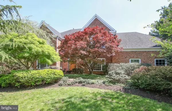 Great Falls, VA 22066,935 SENECA RD