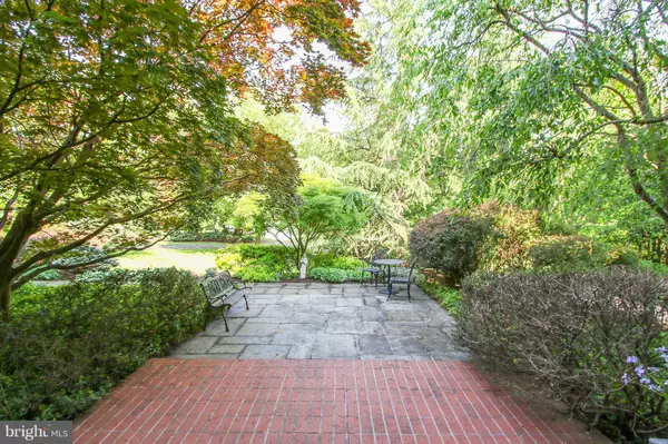 Great Falls, VA 22066,935 SENECA RD