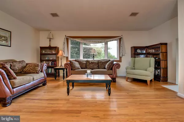 Mechanicsburg, PA 17055,108 HEMLOCK CT