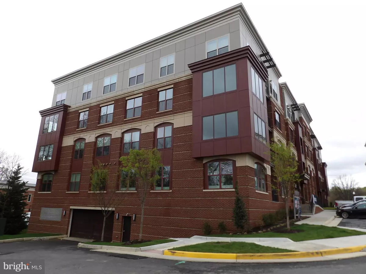 Fairfax, VA 22030,3985 NORTON PLACE #202