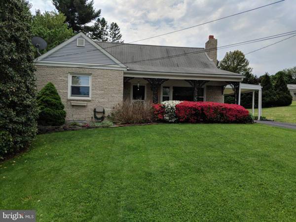 44 CIRCLE DR, York, PA 17402