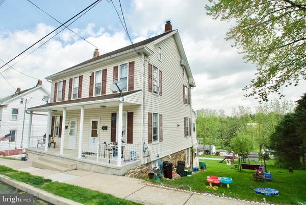 131 W BROAD ST, Yoe, PA 17313