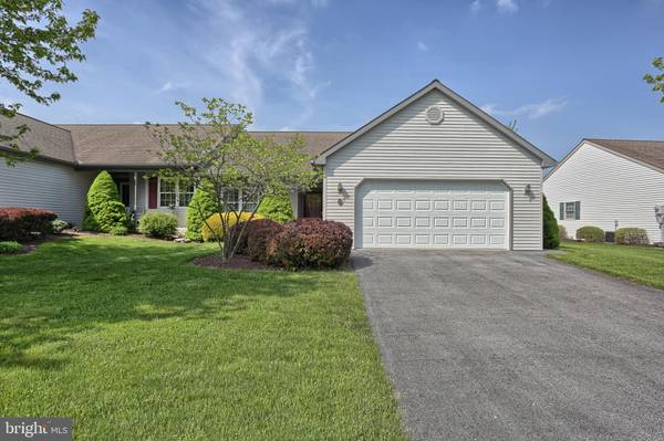 18 SPRINGHOUSE DR, Myerstown, PA 17067