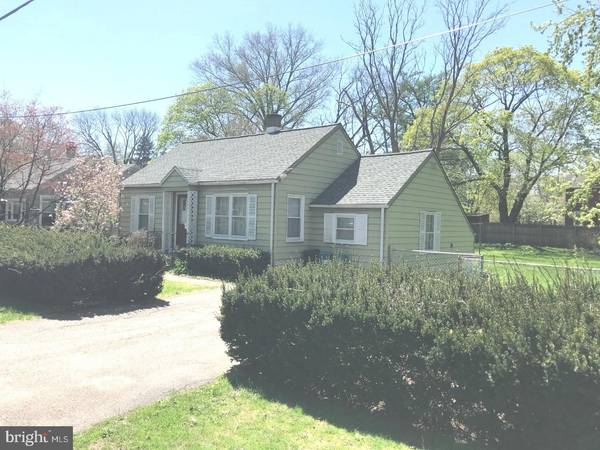 137 LONGSHORE AVE, Yardley, PA 19067