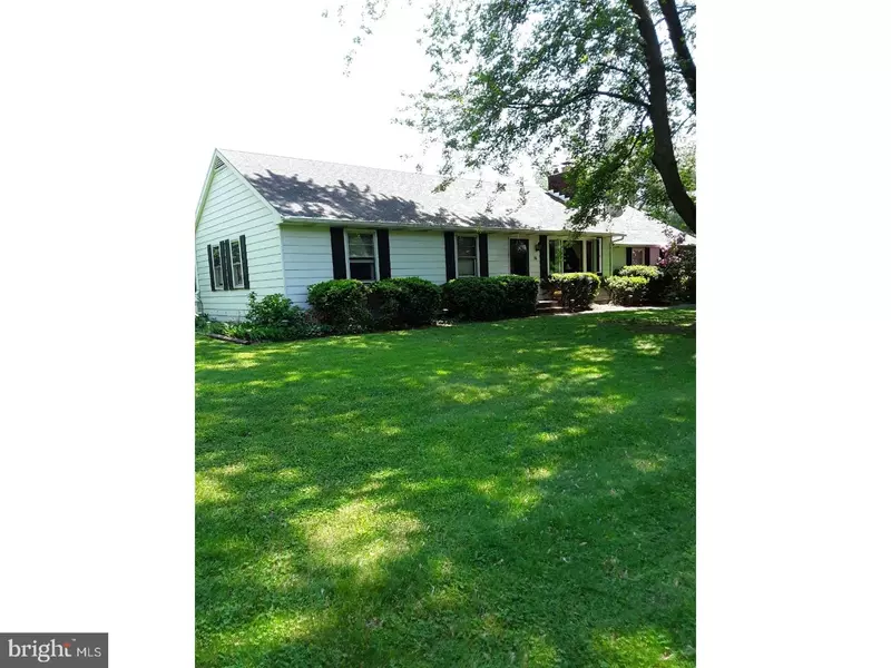 16 HARRISONVILLE LAKE RD, Pilesgrove, NJ 08098