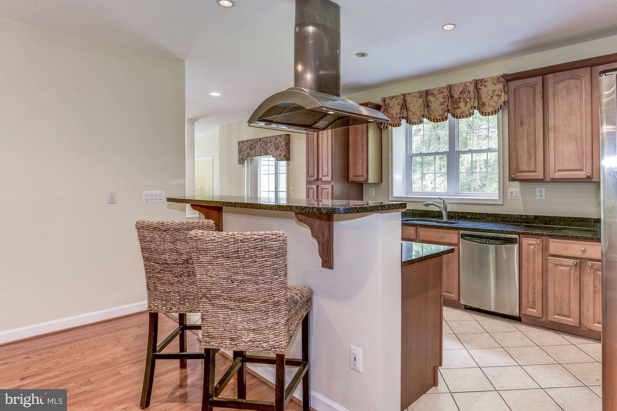 Oakton, VA 22124,12100 VALE RD