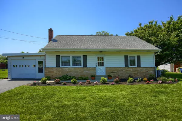 1261 W TRINDLE, Mechanicsburg, PA 17055
