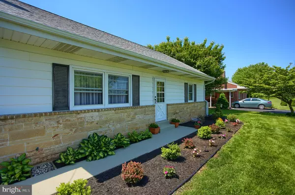 Mechanicsburg, PA 17055,1261 W TRINDLE