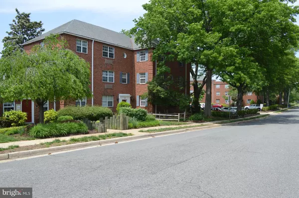 Alexandria, VA 22314,1602 ABINGDON DR #203