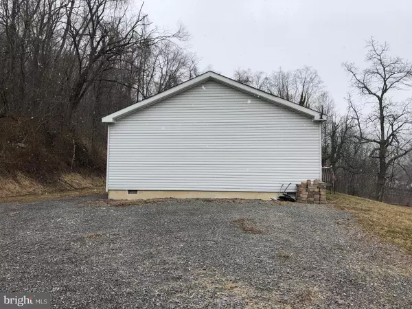 Mifflintown, PA 17059,4 COOKIE LN