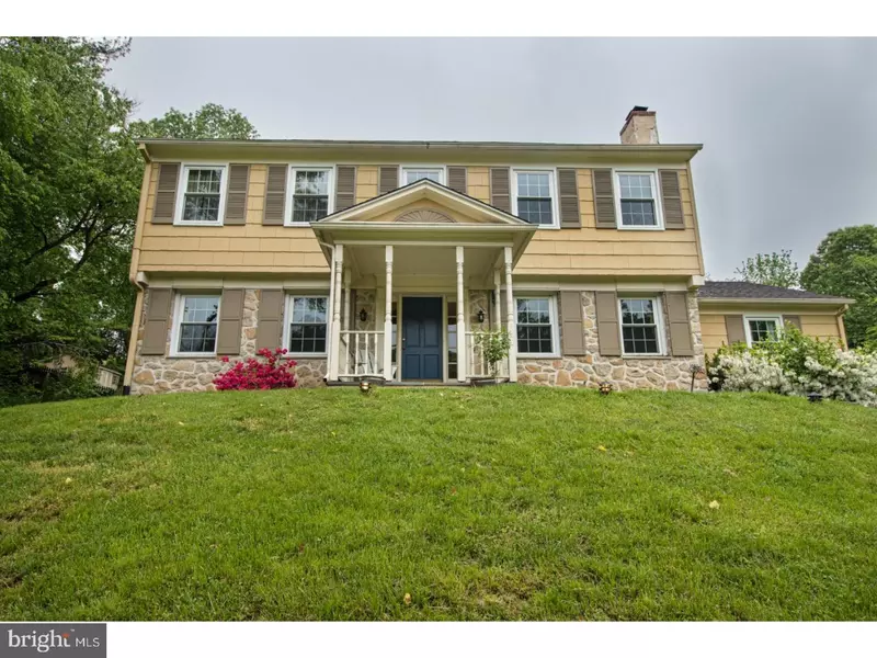 10 OAK KNOLL DR, Wallingford, PA 19086