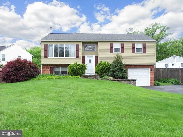 1350 KINGSLEY DR, Warminster, PA 18974