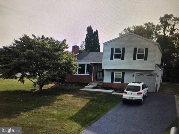 493 SWEETBRIAR DR, Harrisburg, PA 17111