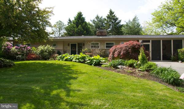 324 LEEARDEN RD, Hershey, PA 17033