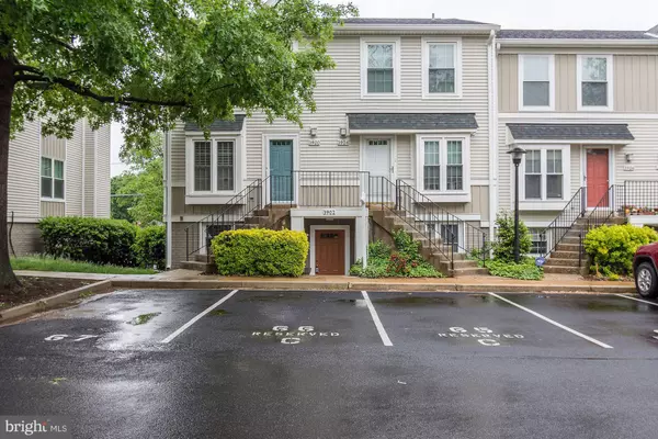 3902 9TH RD S #3902, Arlington, VA 22204