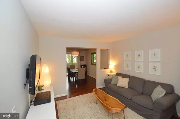 Burke, VA 22015,10121 SASSAFRAS WOODS CT