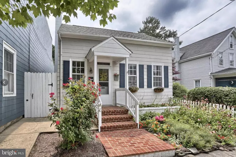 366 E MAIN ST, Lititz, PA 17543