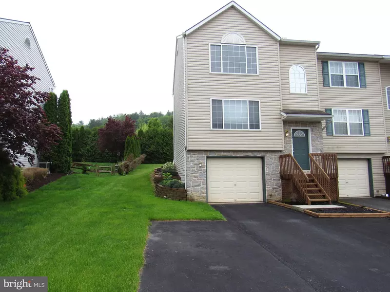 332 PAMELA LN, Lebanon, PA 17042