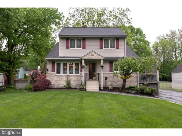 242 CENTER ST, Moorestown, NJ 08057