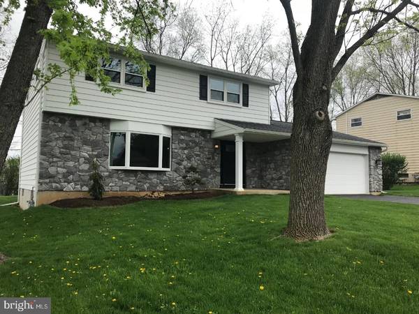 2027 ASTER RD, Macungie, PA 18062