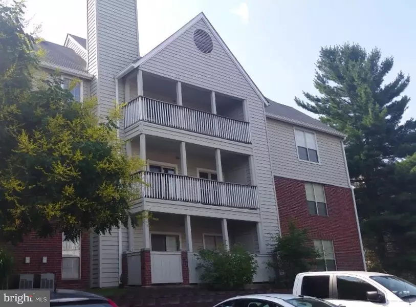 3921 PENDERVIEW DR #1828, Fairfax, VA 22033