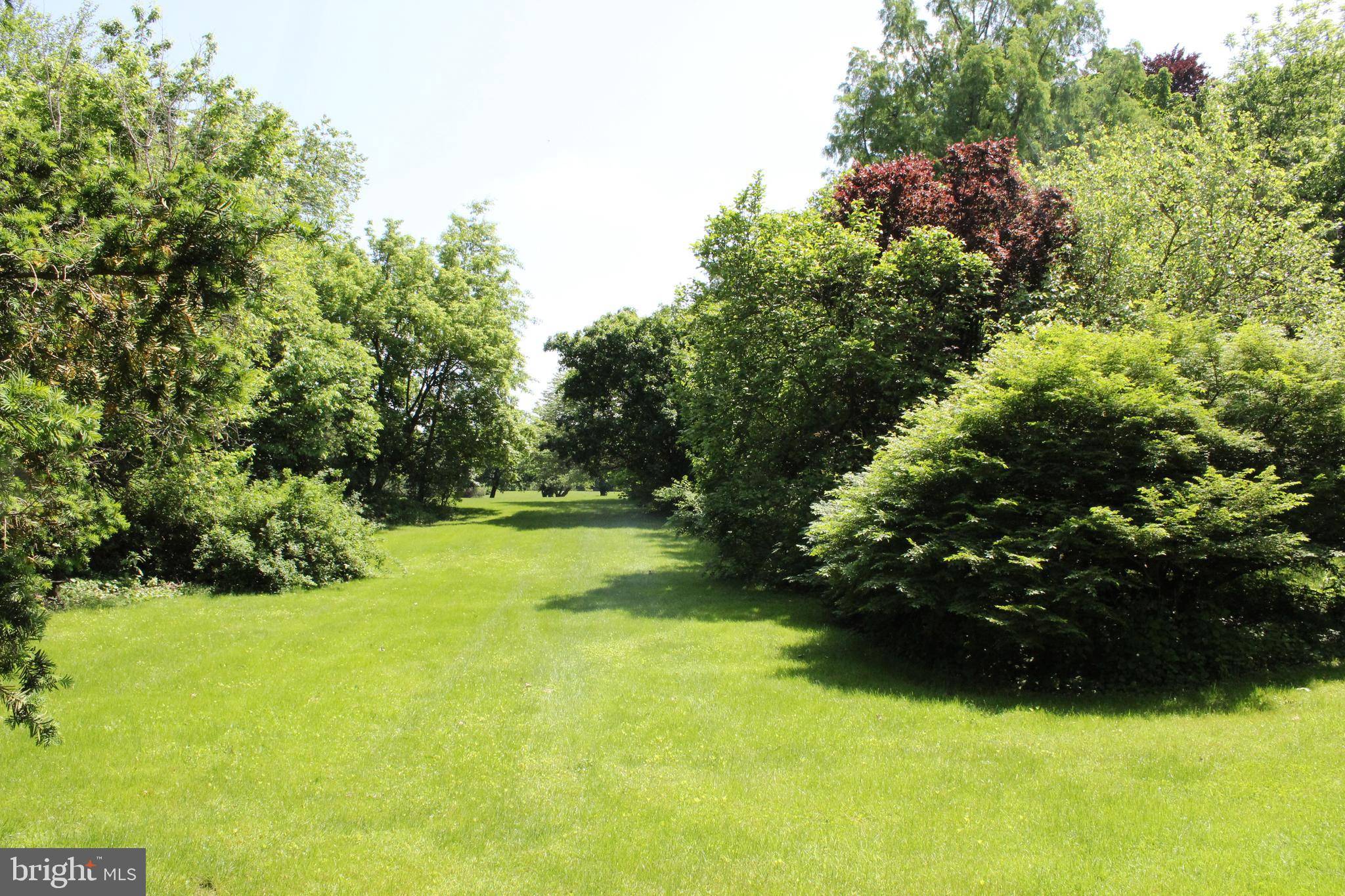 10 WYNWOOD DR, Mountville, PA 17554