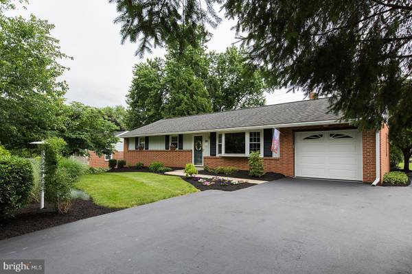 58 HICKORY LN, Leola, PA 17540