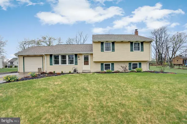 5502 SILVER CREEK DR, Mechanicsburg, PA 17050