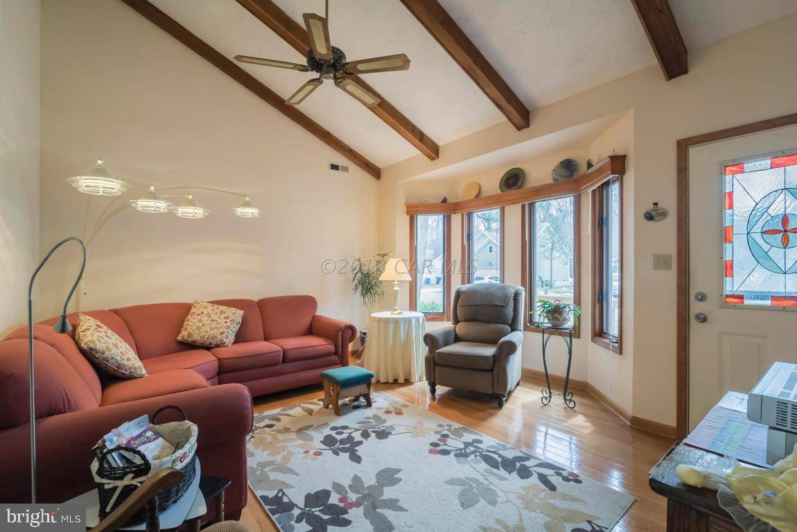 Ocean Pines, MD 21811,39 QUARTER STAFF PL