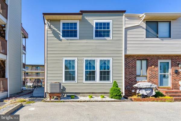 Ocean City, MD 21842,166 CAPTAINS QUARTERS RD #C