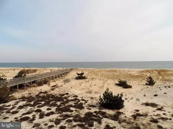 Fenwick Island, DE 19944,40093 ( 11) OCEANSIDE DR